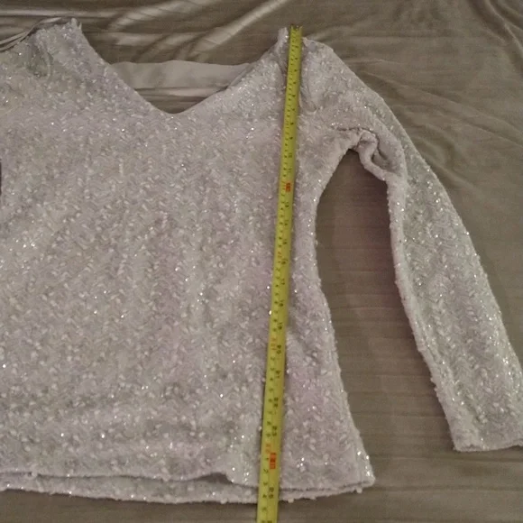 Jennifer Lopez Long Sleeve Top - Picture 5 of 7